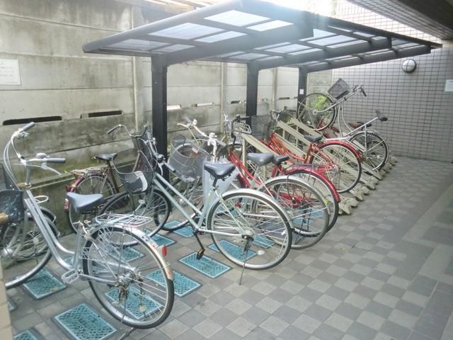 駐車場　★屋根付きの駐輪場です★