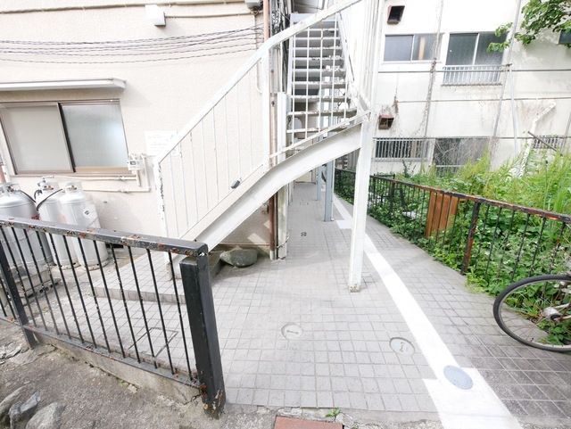 エントランス　★お部屋探しはタウンハウジング稲田堤店まで★
