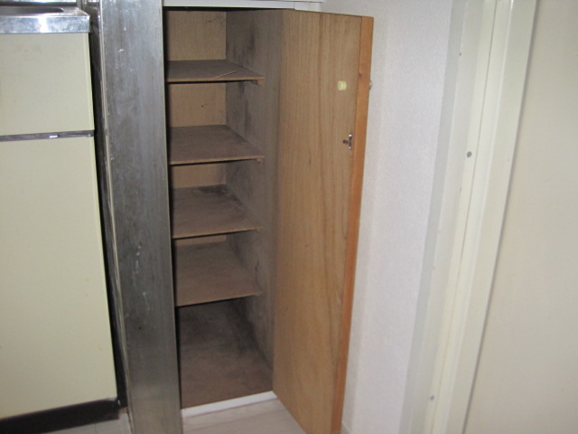 玄関　※別のお部屋の写真の為、現況を優先とさせて頂きます。