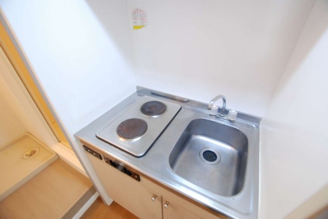 キッチン　同タイプ写真の為、現況優先。