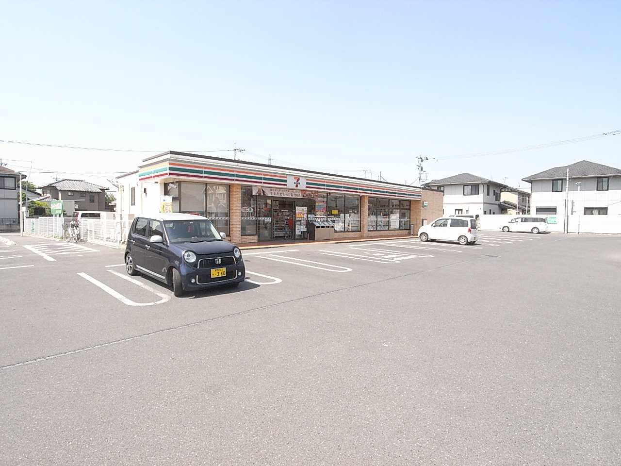 コンビニ　セブンイレブン伊勢崎西部公園前店（コンビニ）まで439m