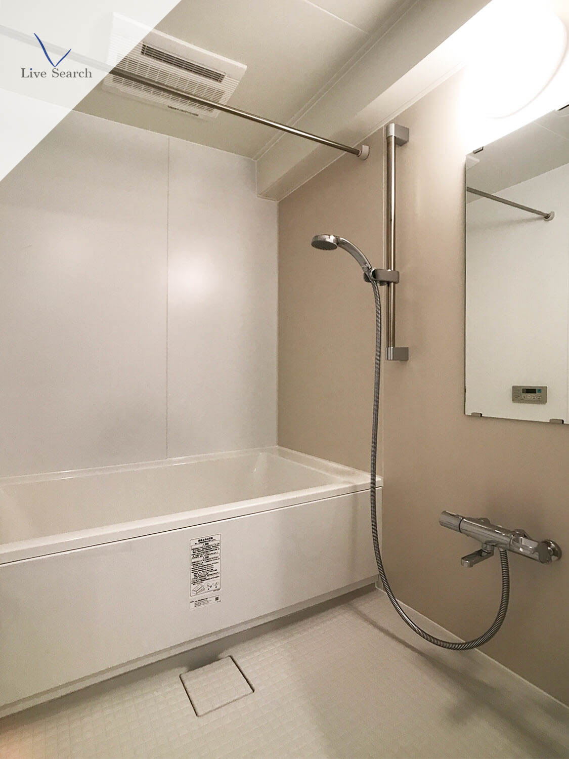 バス・シャワールーム　落ち着いた空間のお風呂です