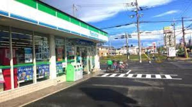 コンビニ　ファミリーマート泉大津寿町店（コンビニ）まで594m