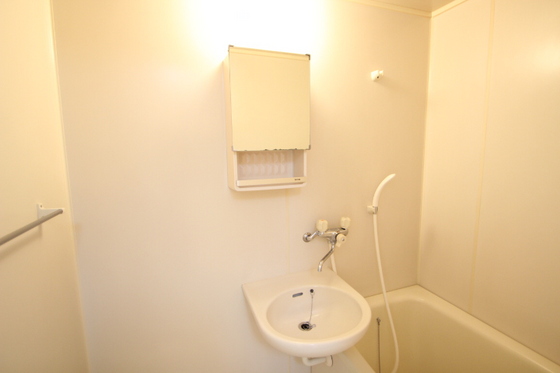 洗面設備　※別部屋の写真です