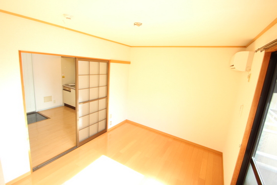 居室・リビング　※別部屋の写真です