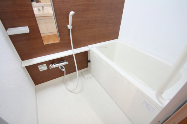 バス・シャワールーム　バスタイム！