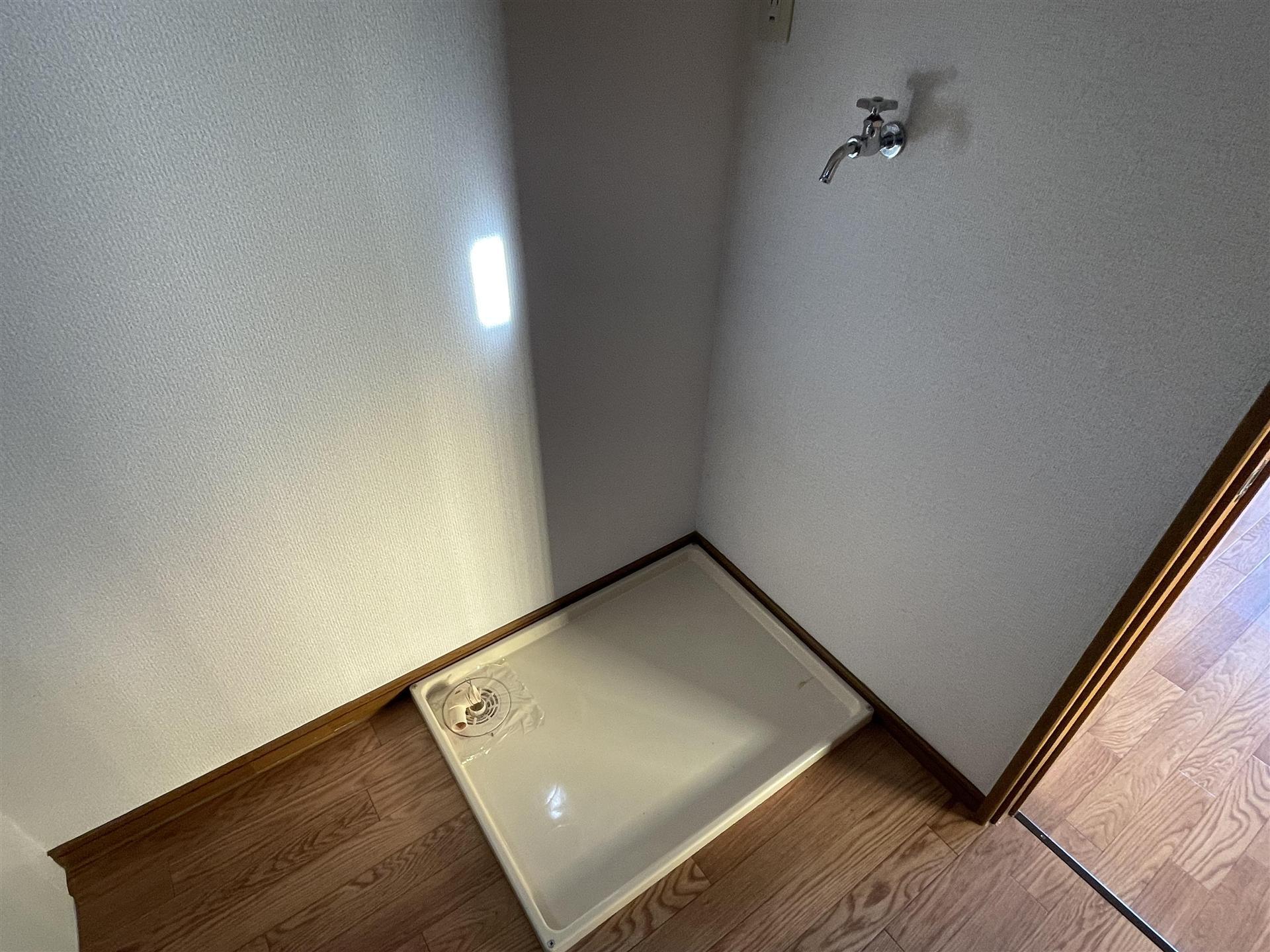 その他設備　防水パン付き洗濯置き場