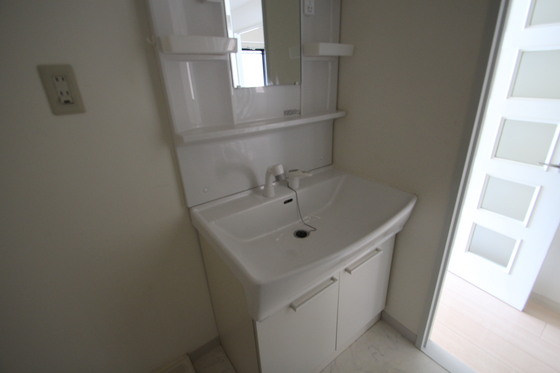 洗面設備　※別部屋の写真です