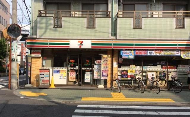 コンビニ　セブンイレブン（コンビニ）まで611m