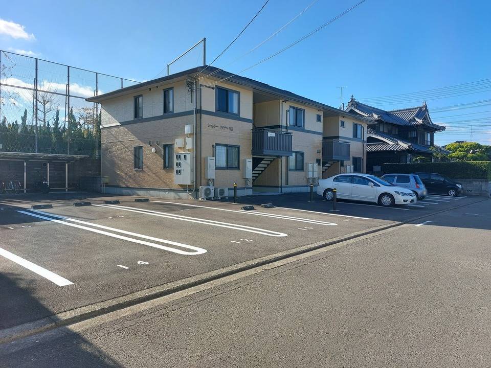 駐車場　駐車場