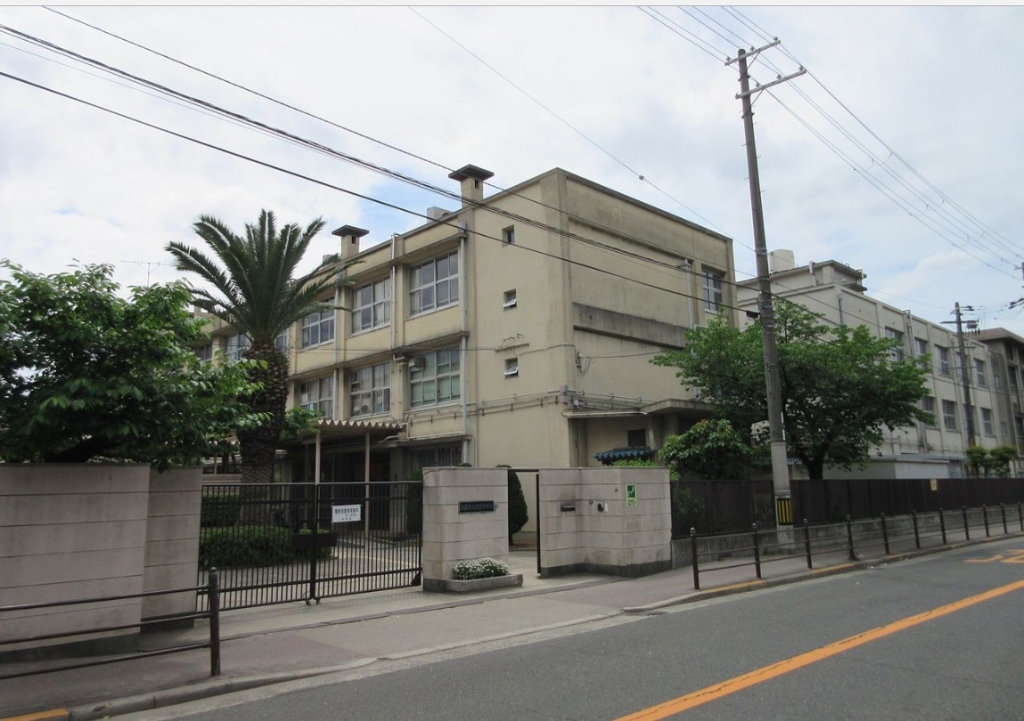 中学校　大阪市立旭東中学校（中学校）まで787m