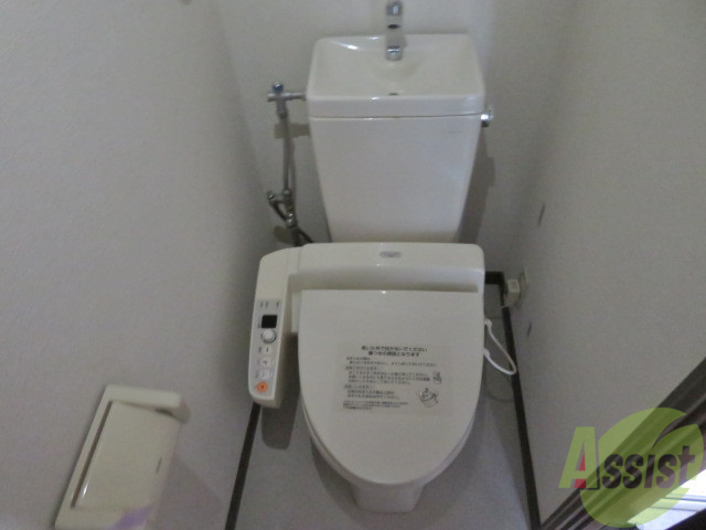 トイレ　トイレはウォシュレットが付いているので安心ですね。