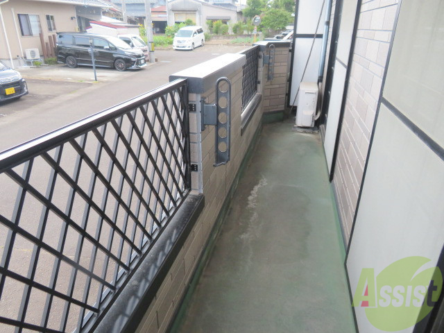 バルコニー　バルコニーはこちら。日当たりが良く洗濯物もすぐ乾きますね。