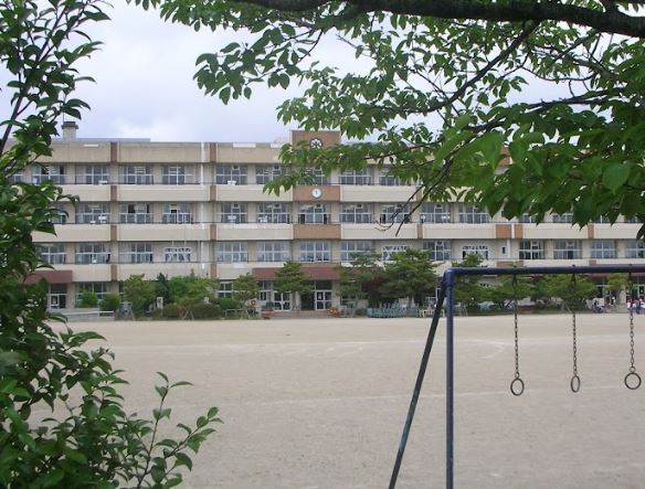 小学校　多賀城市立城南小学校（小学校）まで261m