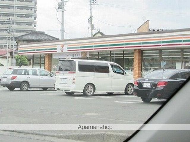 コンビニ　セブンイレブン（コンビニ）まで617m