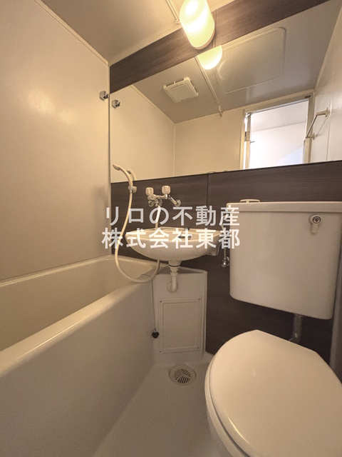 バス・シャワールーム　お掃除がしやすい３点ユニットバスです☆