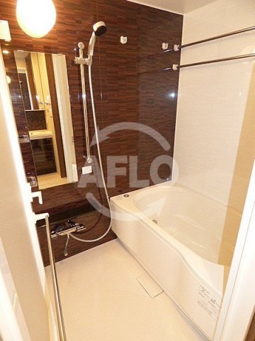 バス・シャワールーム　コンフォリア北浜　浴室