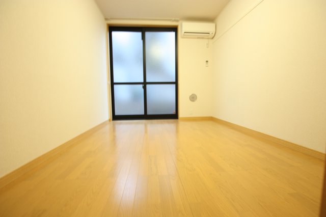 居室・リビング　同シリーズ物件の参考写真です。※１階のみフローリングとなりま