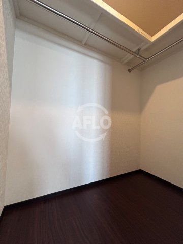 収納　プレジオ帝塚山　ウォークインクローゼット