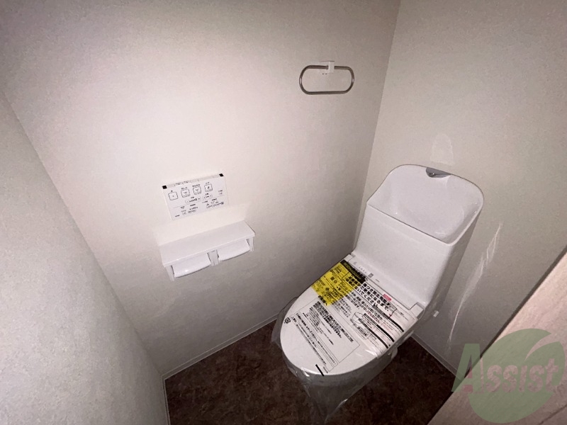 トイレ　トイレは温水洗浄便座となっており、快適にお使いいただけます。