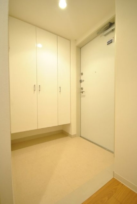 玄関　☆シューズボックス付き玄関スペース☆