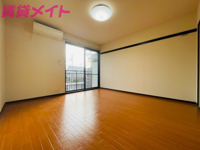 居室・リビング　反転タイプ参考写真