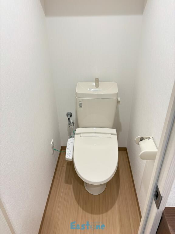 トイレ　嬉しい温水便座付き