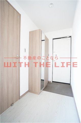 玄関　収納もある玄関です