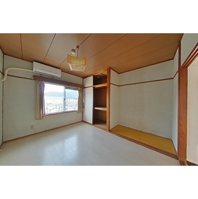 居室・リビング　南洋室６帖