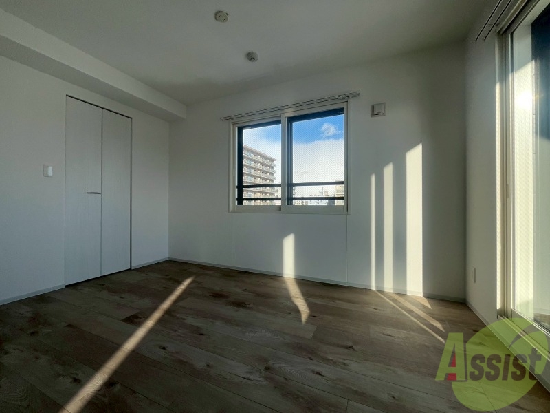 その他部屋・スペース　こちらのお部屋は光が差し込む、温かみのあるお部屋です。