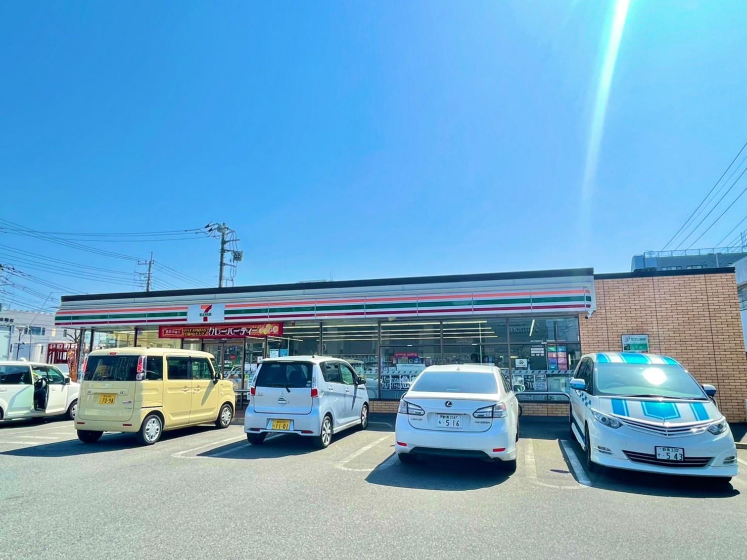 コンビニ　セブンイレブン高崎問屋町中央通り店（コンビニ）まで450m