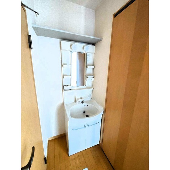 洗面設備　朝の支度も楽々♪シャンプードレッサー