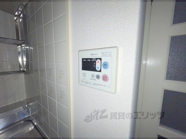 その他設備　給湯器リモコン