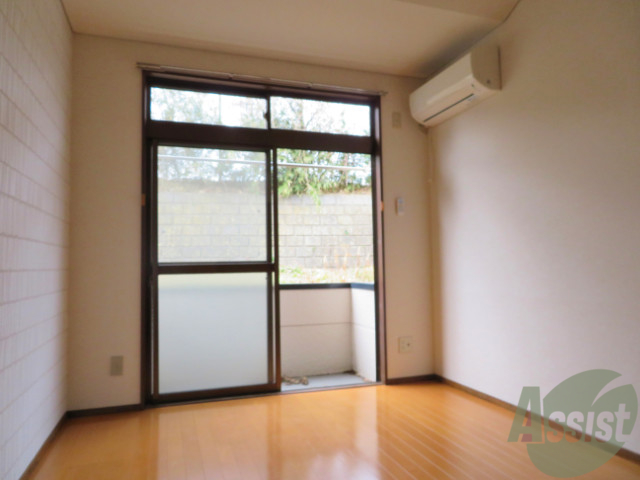 その他部屋・スペース　シングルベットも置けそうな広さのお部屋ですね。