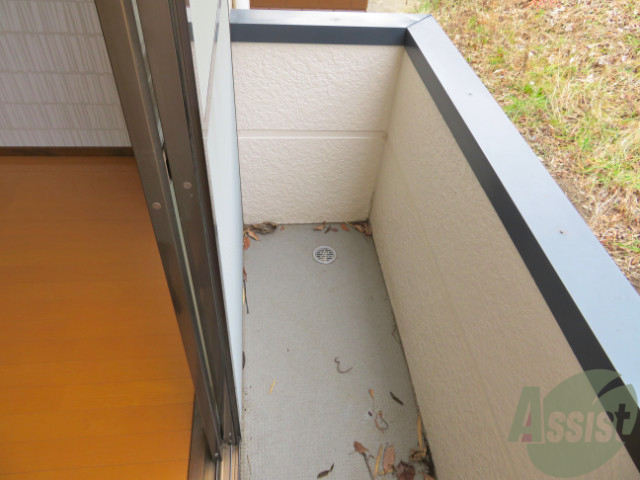 バルコニー　バルコニーはお布団も干せる広さで快適ですよね。