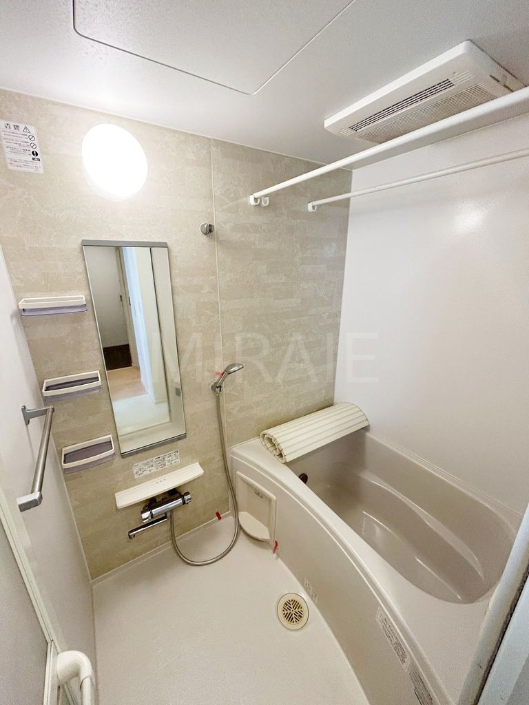 バス・シャワールーム　別号室の参考写真です