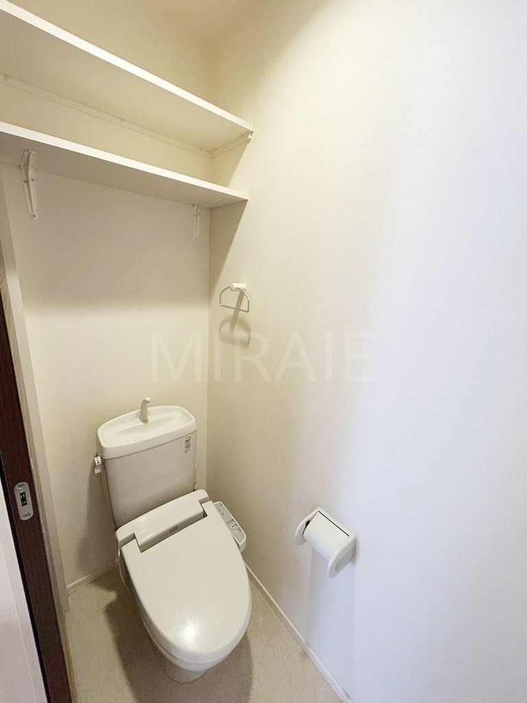 トイレ　別号室の参考写真です