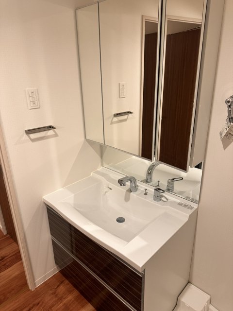 洗面設備　※別号室の参考写真、現況優先※