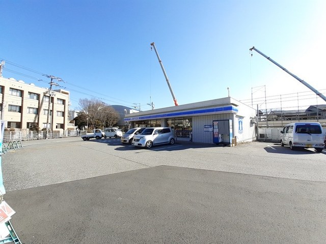 コンビニ　ローソン高知朝倉本町２丁目店（コンビニ）まで943m