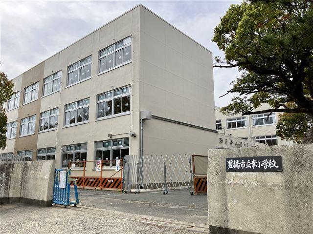 小学校　豊橋市立幸小学校（小学校）まで695m
