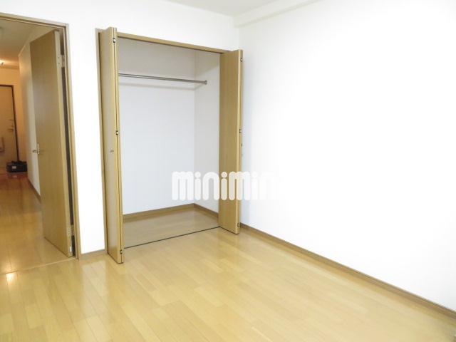 その他　クローゼット３つ