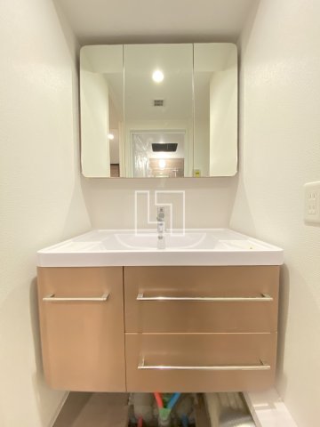 洗面設備　セレニテフラン難波　独立洗面台