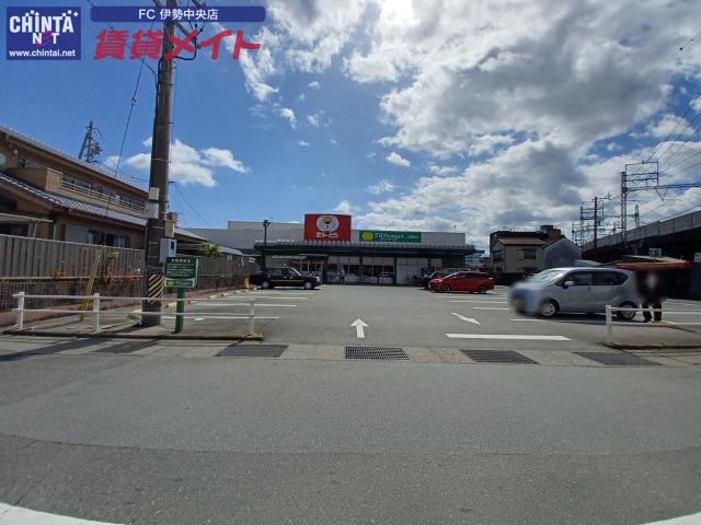 高校・高専　英心高等学校（高校・高専）まで800m