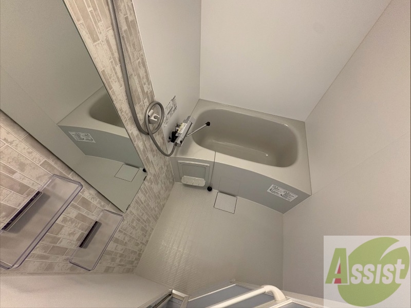 バス・シャワールーム　お風呂になります。一日の疲れを癒してくださいね。