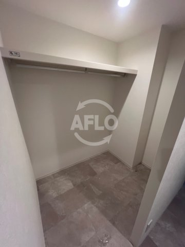 収納　S-MOVE大阪鶴見　ウォークインクローゼット