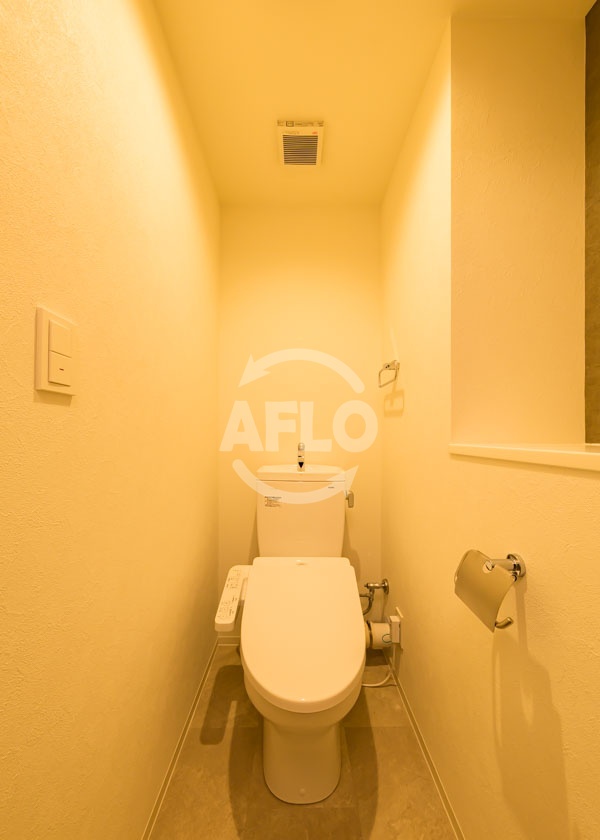 トイレ　S-MOVE大阪鶴見　温水洗浄便座