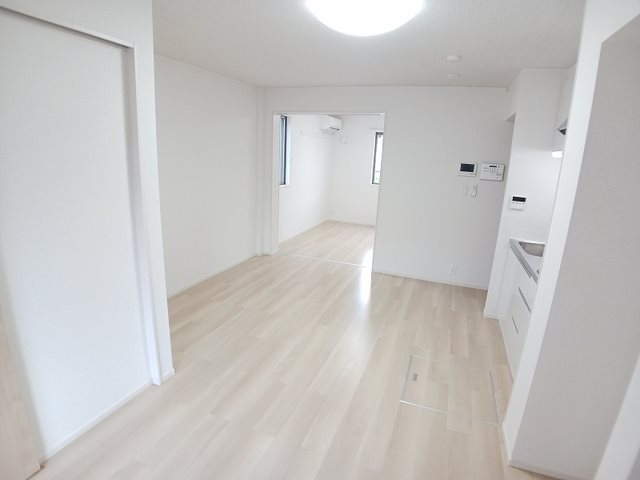 居室・リビング　※別号室の写真です。