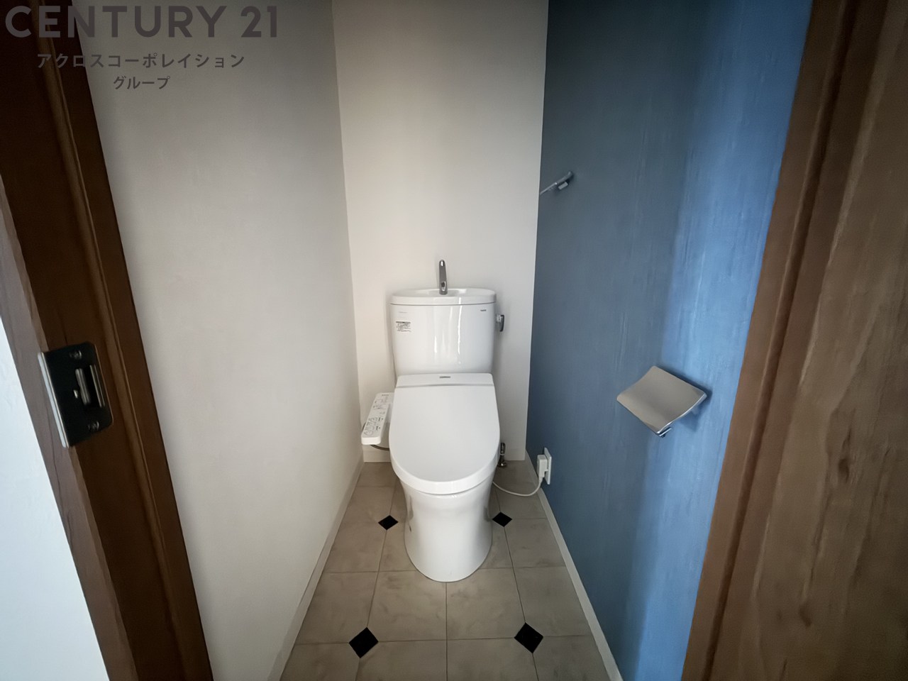 トイレ　温水洗浄便座