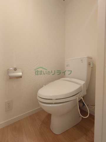 トイレ　別階層の参考写真になります。