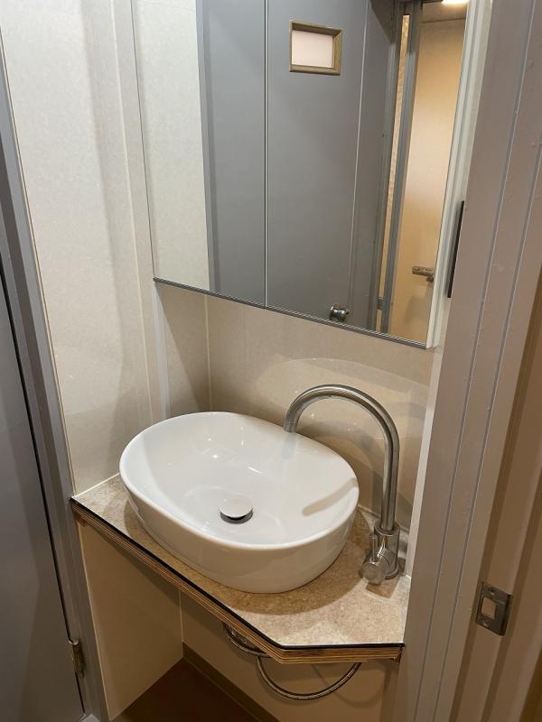 洗面設備　コンパクトで使いやすい洗面所